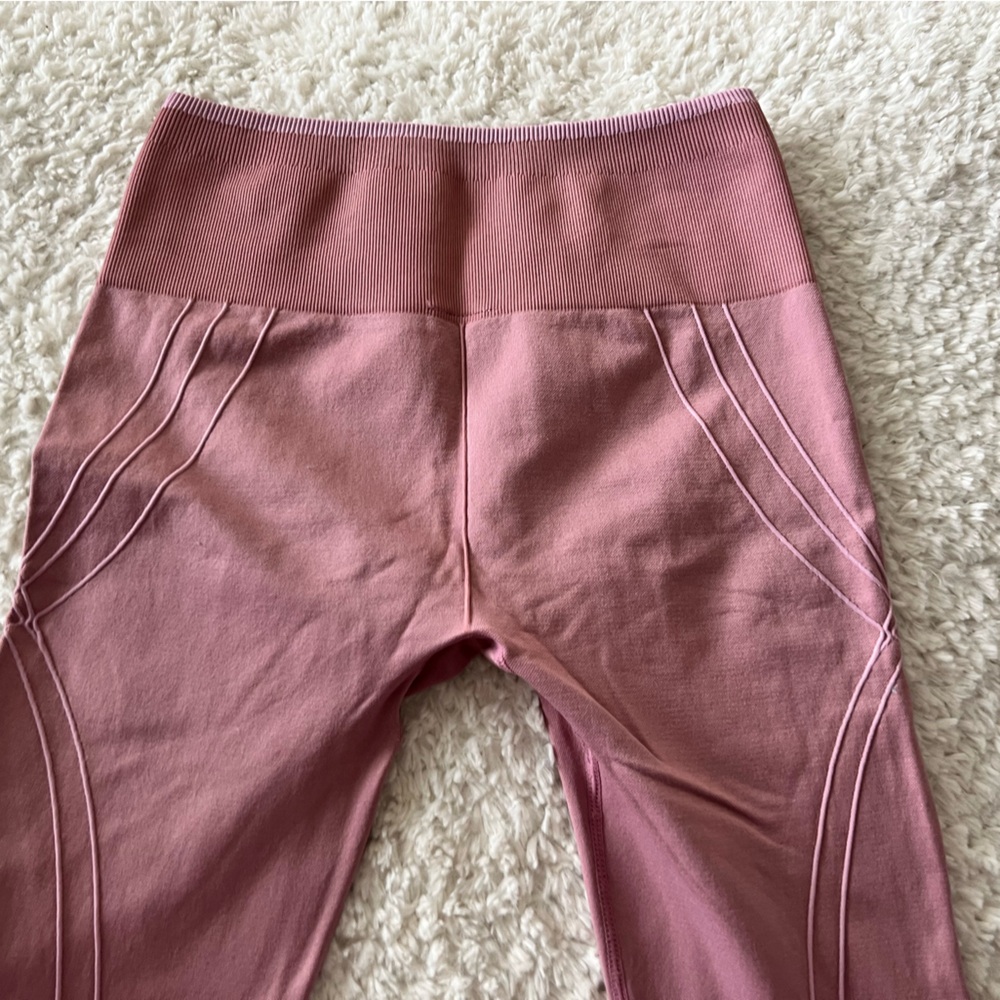 Fabletics Seamless Set- Chakra (Small) - image 4